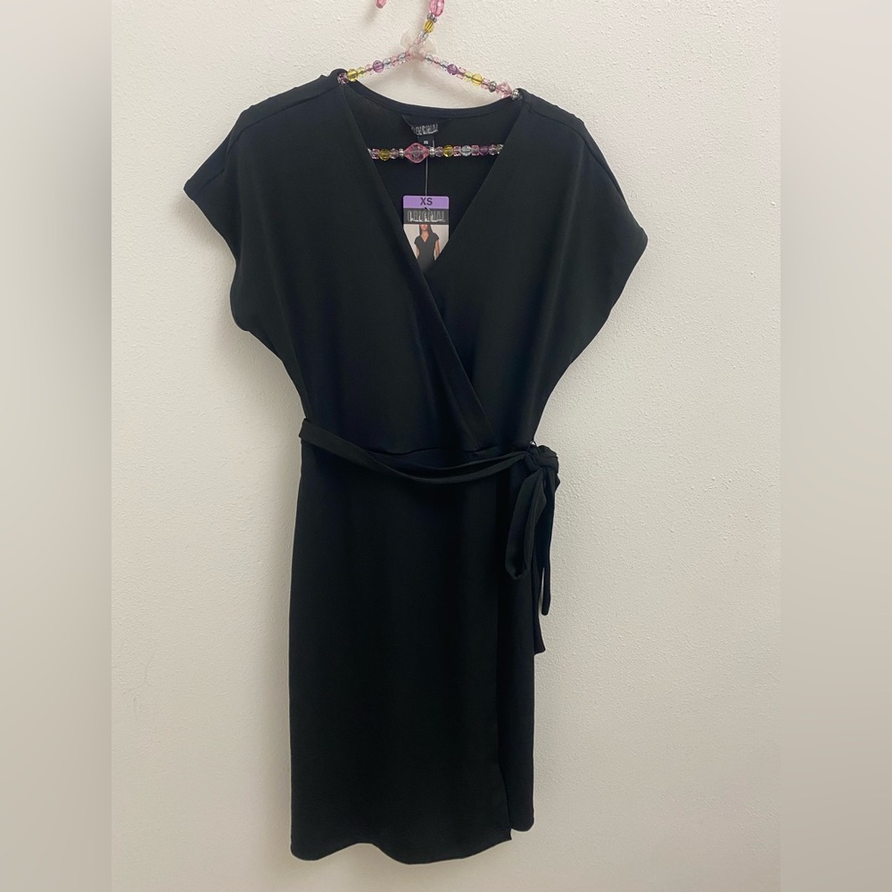 dress wrap v neck knee length black XS by Nicole Miller